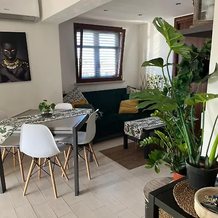 Апартаменты Placidian House *